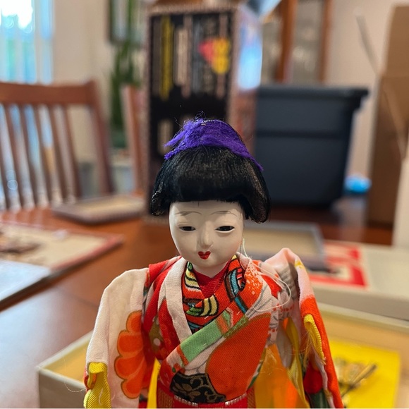 The Hanako Japanese Doll with 3 wigs - Picture 3 of 9